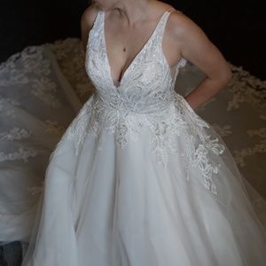 Bridal gown